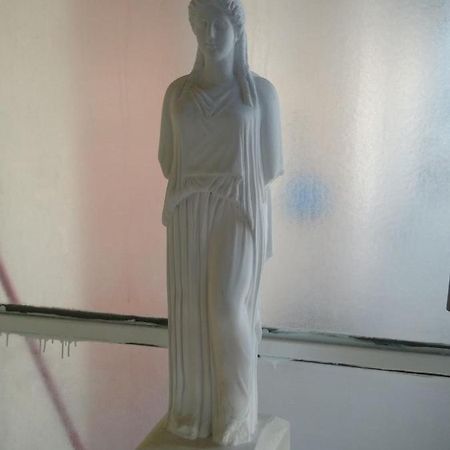 Acropolis Within 10 Minutes Walk! Classical Apartment And A Hostess At Your Side! Atena Exterior foto