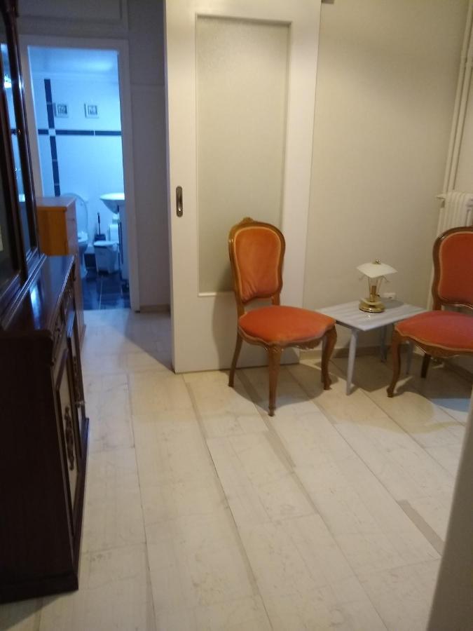 Acropolis Within 10 Minutes Walk! Classical Apartment And A Hostess At Your Side! Atena Exterior foto