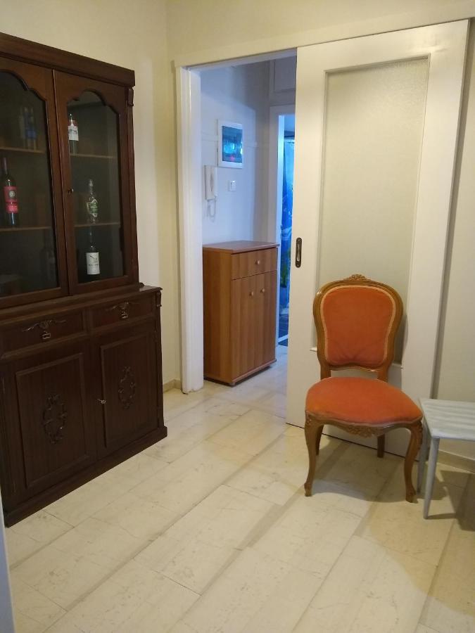 Acropolis Within 10 Minutes Walk! Classical Apartment And A Hostess At Your Side! Atena Exterior foto