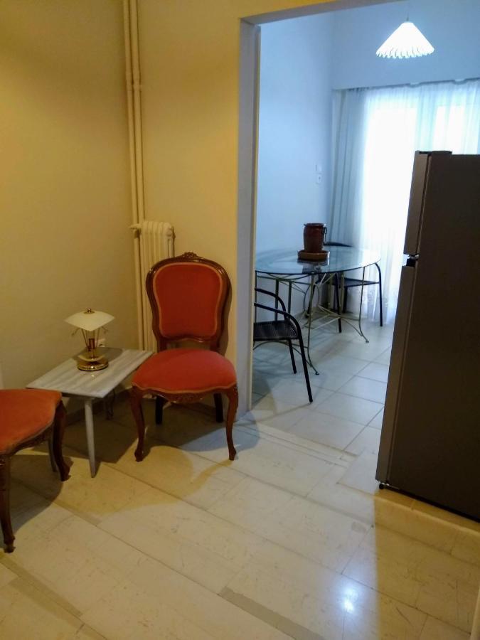 Acropolis Within 10 Minutes Walk! Classical Apartment And A Hostess At Your Side! Atena Exterior foto