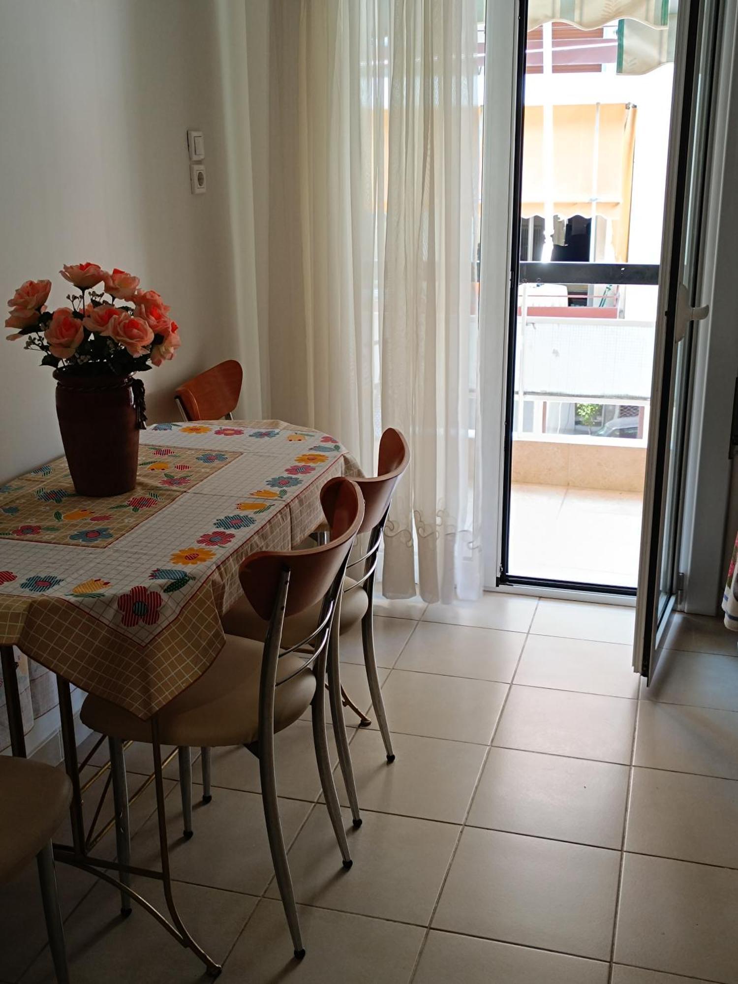 Acropolis Within 10 Minutes Walk! Classical Apartment And A Hostess At Your Side! Atena Exterior foto